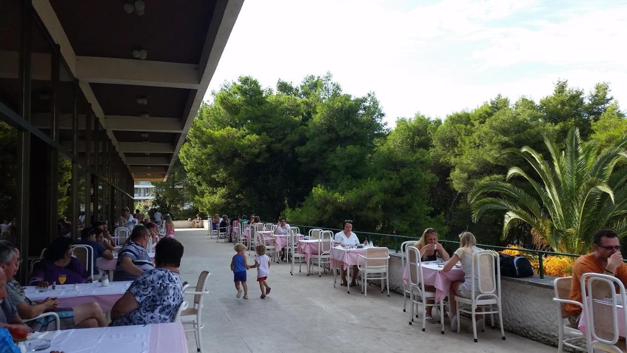 Helios Sunny Apartments By Valamar Stari Grad  Εξωτερικό φωτογραφία
